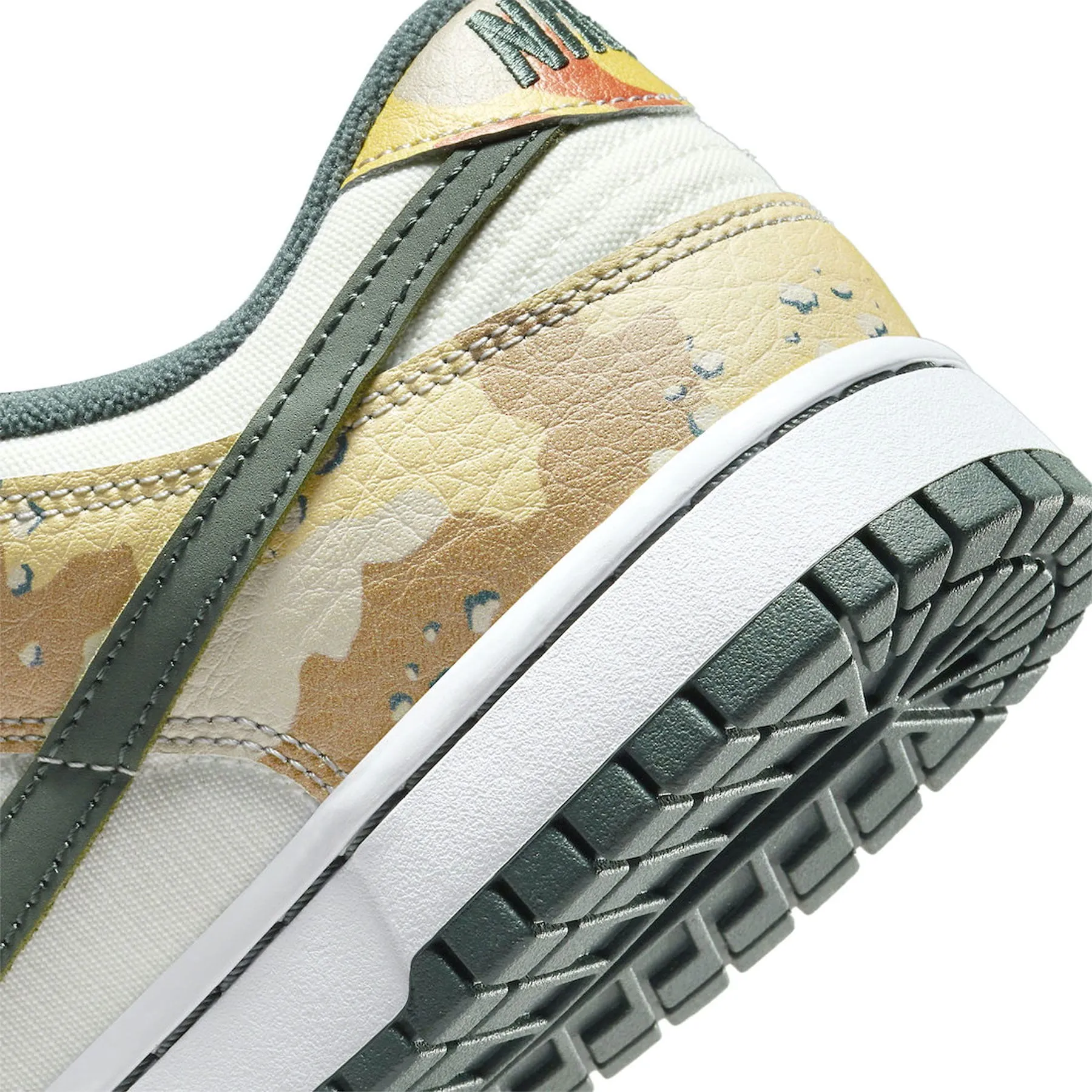 Nike Dunk Low SE 'Sail Multi-Camo'