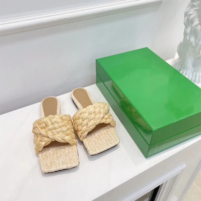 Women's Woven Flat-bottomed Sandals And Slippers
